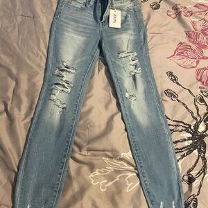 Zenana Women's Light Blue Distressed Skinny Jeans NWT
